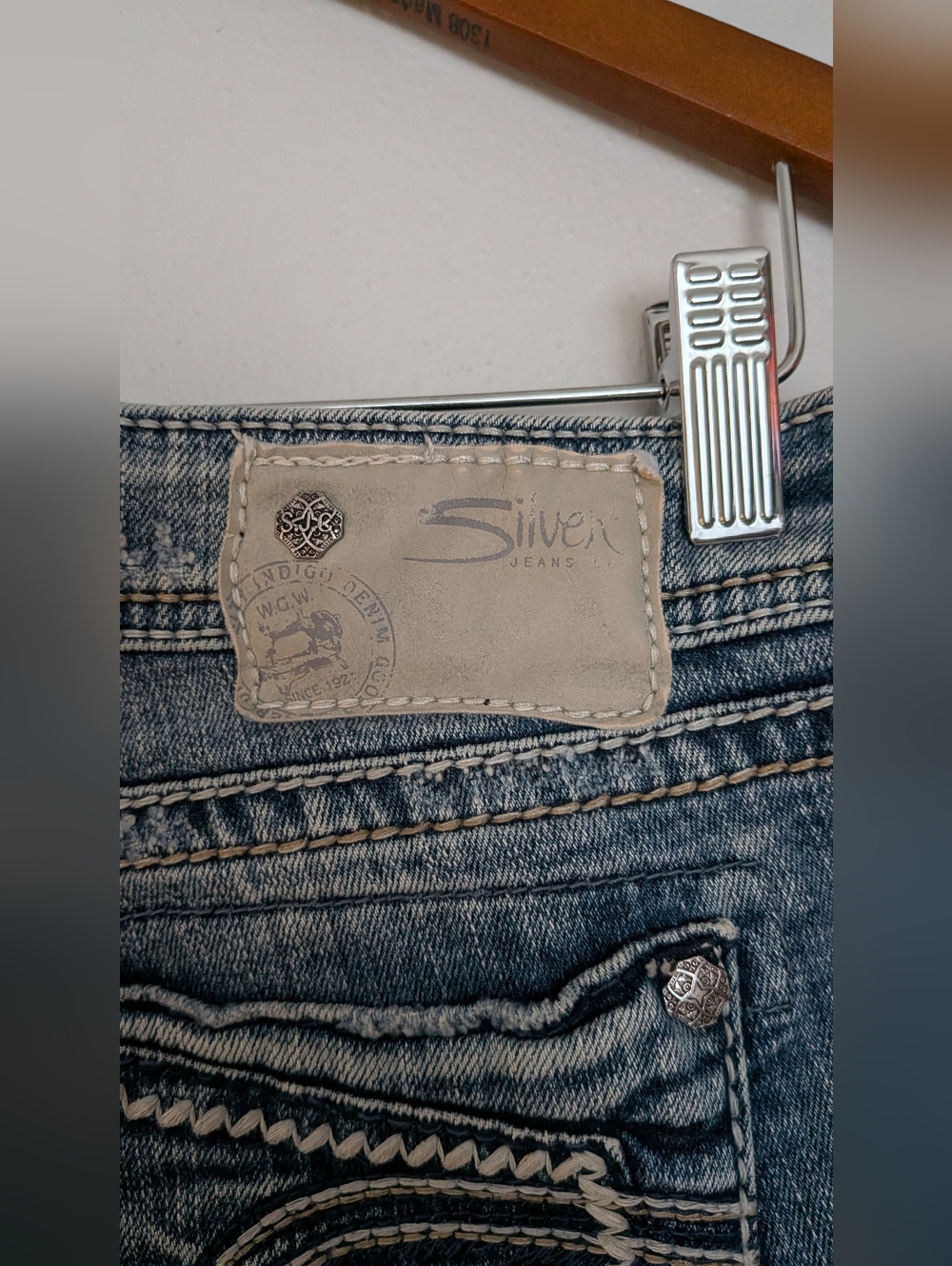 Silver Jeans - Picture 4 of 4